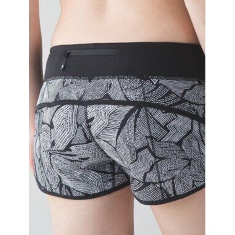 Lululemon Speed Up Shorts Black White Geometric Dot Print Running Size 8